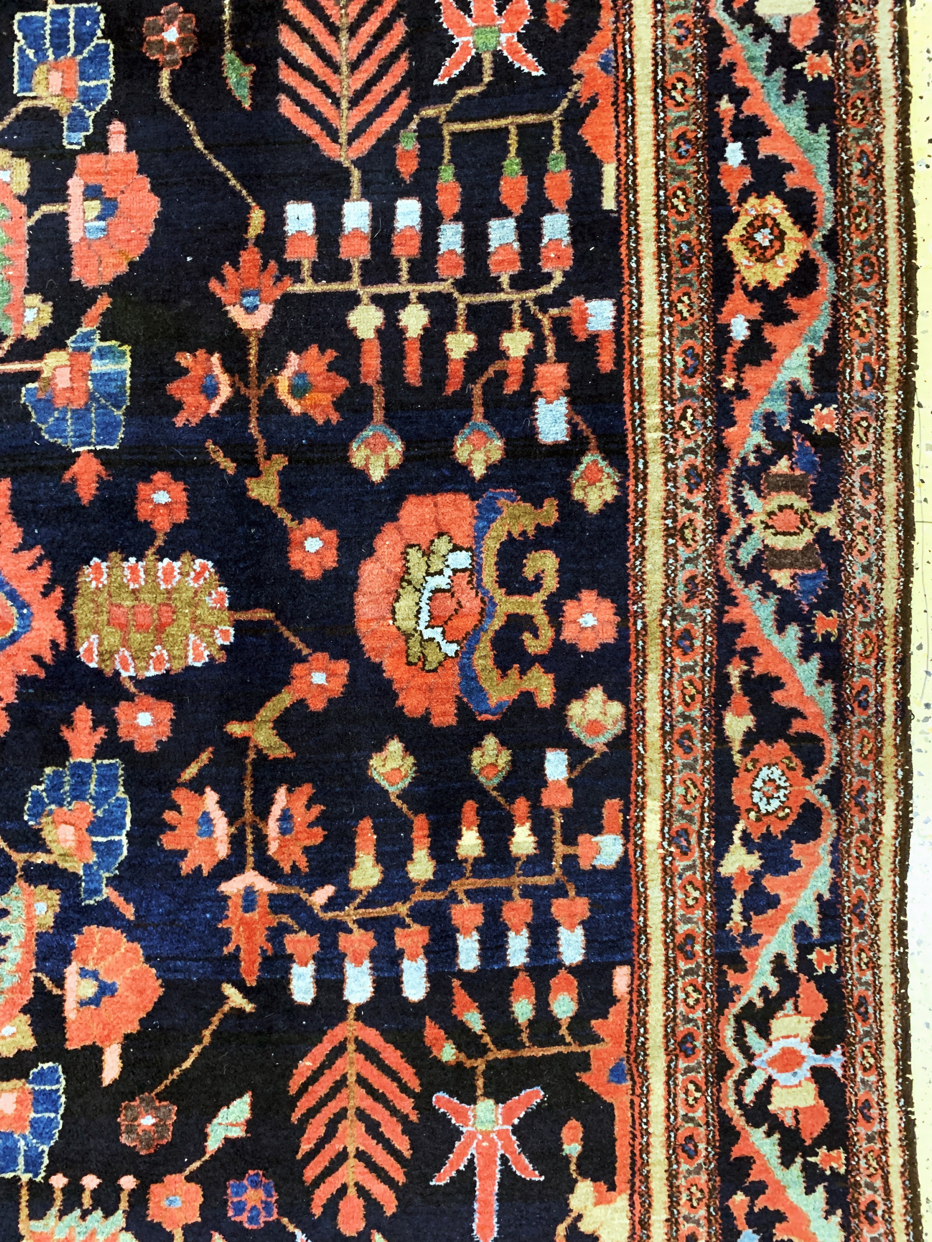 Detail e: Lilian alt, Persien, Anfang 20.Jhd, Wolle auf Baumwolle, ca. 354 x 209 cm, EHZ: 2