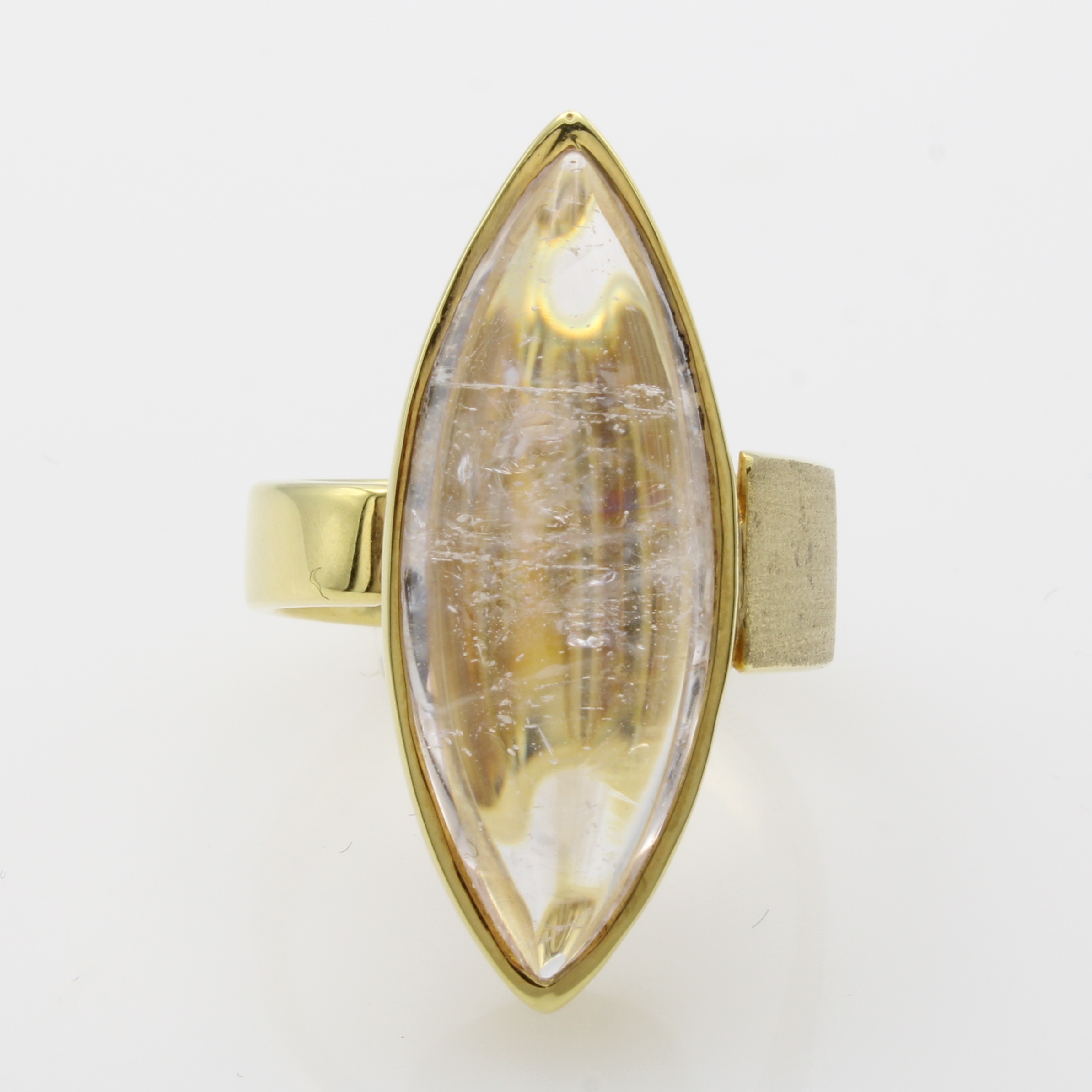 Image 27041057 - Ring mit Morganit, GG 585/000, z.T. matt., navettef. Morganitcabochon ca. 12.2 ct, RW ...