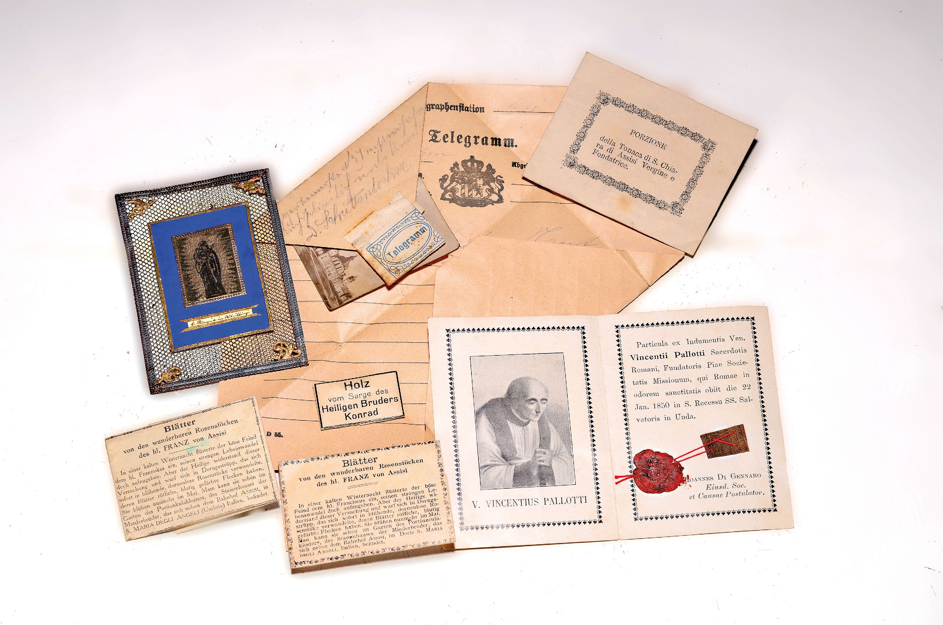 Image 27041060 - Konvolut Reliquienbriefchen verschiedener Heiliger, deutsch/italienisch, 19.Jh., 5 ...