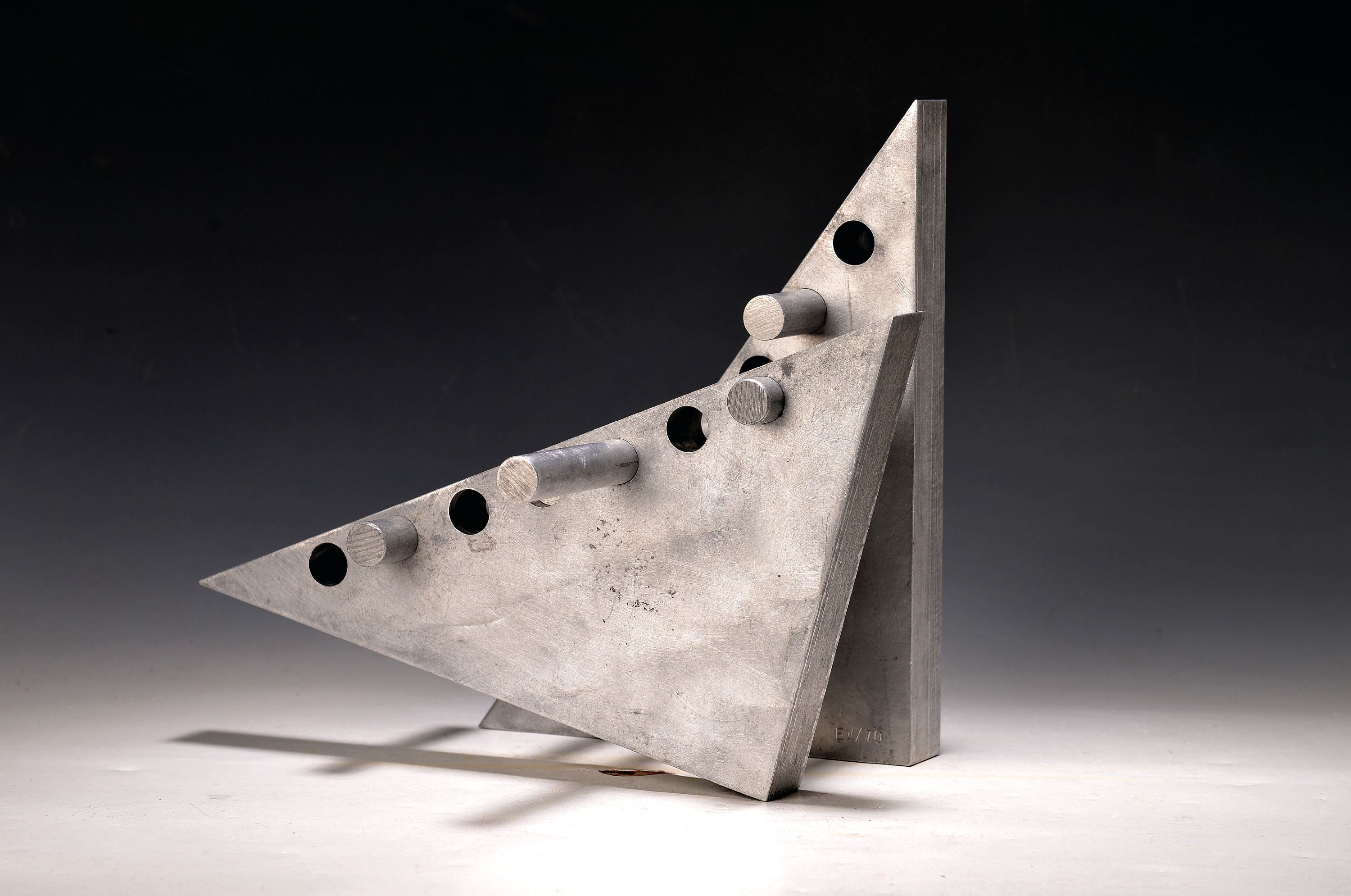 Detail k: Erwin Wortelkamp, geb. 1938 Hamm/Sieg, variables Objekt aus 7 Elementen, Aluminium, monogr. und dat. 70, ca. 30x34cm variabel