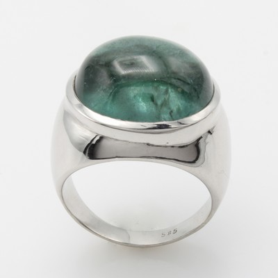 27041003a - Ring mit Turmalin, WG 585/000, grüner Turmalincabochon ca. 23.6 ct, glattes Design, RW ...
