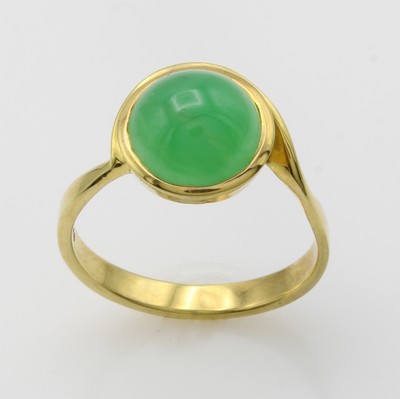 27041016a - Ring mit Chrysopras, GG 585/000, runder Chrysopras, l. geschwungene Form, RW ca. 59 ...