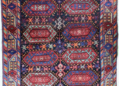 27041020c - Kordi alt, Persien, Mitte 20.Jhd, Wolle aufBaumwolle, ca. 308 x 142 cm, EHZ: 2 ...