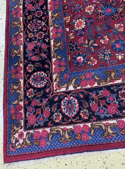 27041025c - Mesched signiert, Persien, Mitte 20.Jhd, Wolle auf Baumwolle, ca. 350 x 256 cm, EHZ: 2 ...