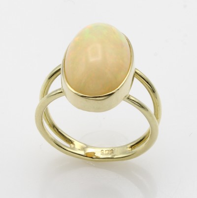 27041045a - Ring mit Opal, GG 585/000, ovaler Opal in glatter Fassung ca. 5.3 ct, 2-rhg. Schiene, RW ...