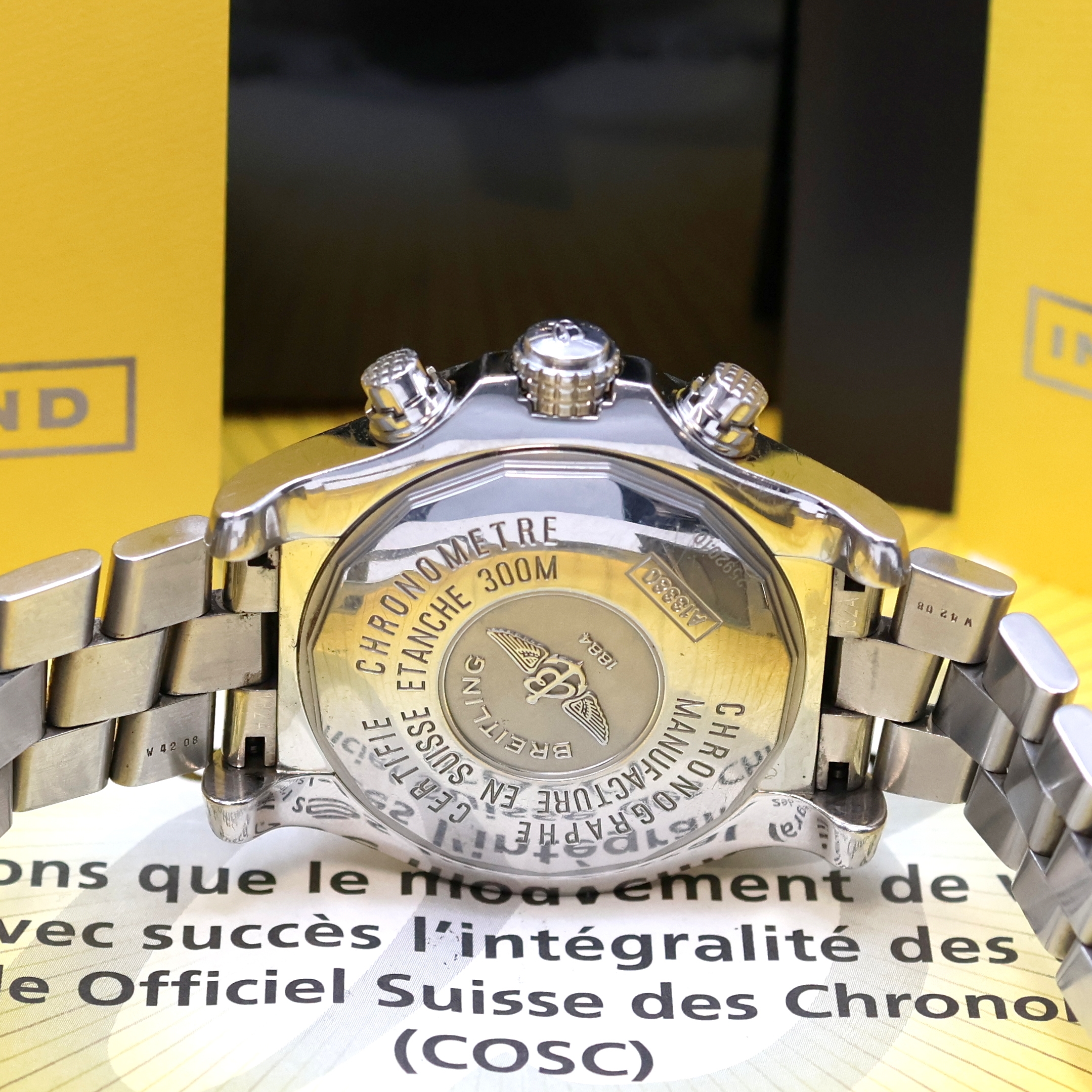 Detail e: BREITLING Avenger Skyland Herrenchronograph Referenz A13380, Schweiz verk. lt. beil. Pap. 06/2011, Automatik, Edelstahlgeh. inkl. orig. Pilotband m. ...