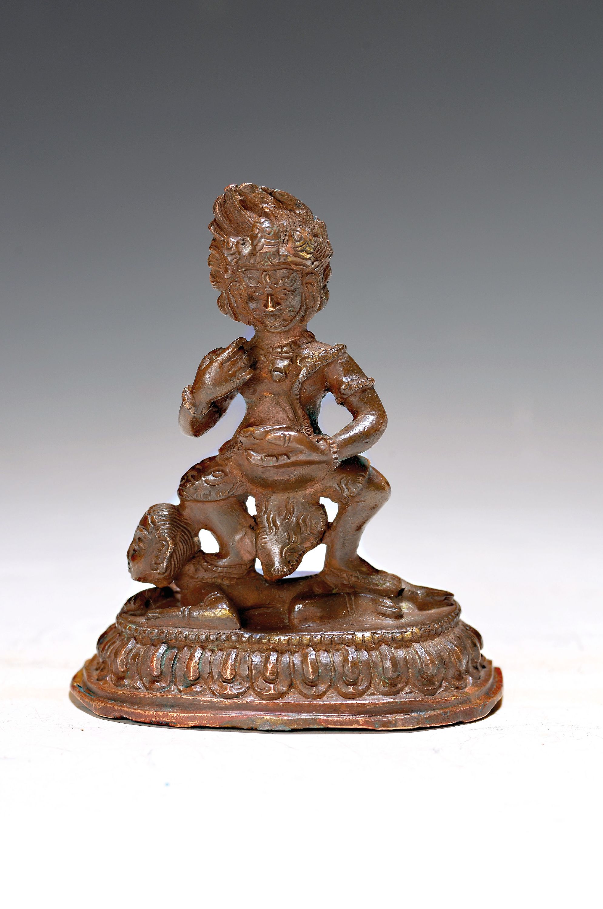 Image 27041149 - Bronzefigur, Tibet, wohl 18. Jh., Mahakala, Lotussockel, Gloriole fehlt, H. ca. 9 cm