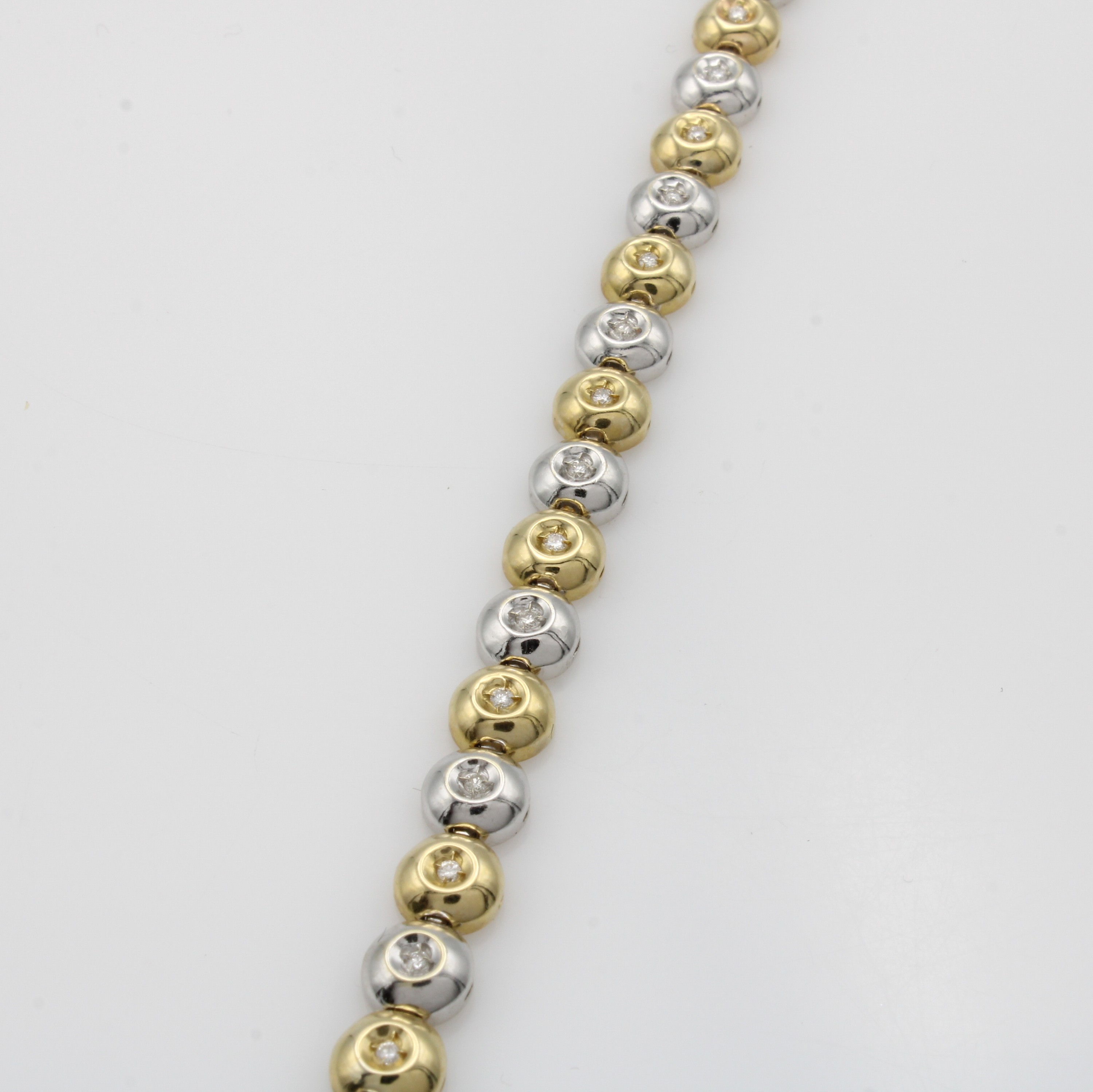 Image 27041163 - Armband mit Brillanten, GG/WG 585/000, Brill. zus. ca. 0.30 ct Weiß/si, Kastenschl. m. ...