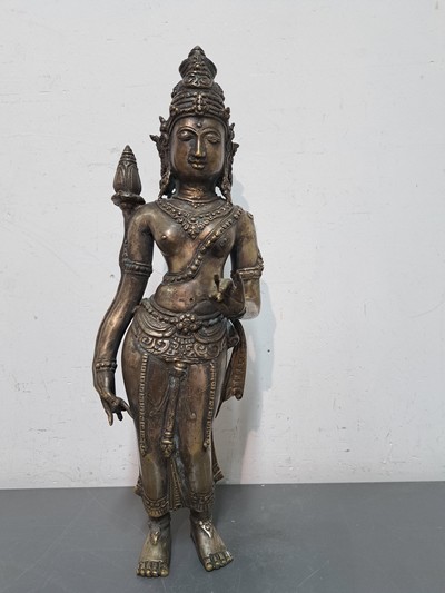27041159a - Bronzefigur, Padmapani, Tibet, wohl 19. Jh., stehend, die rechte Hand in Varada-Mudra, in ...