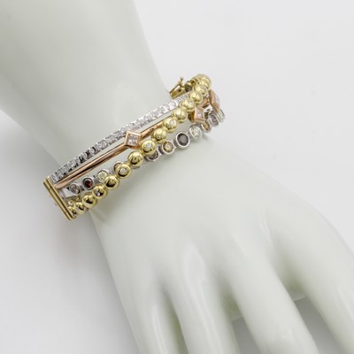 27041166a - Armreif mit Diamanten und Brillanten, GG/WG/RG 750/000, Diam. in versch. Schliffarten u. ...