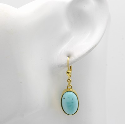 27041173a - Paar Ohrgehänge mit Türkisen, GG 585/000, 2 ovale Türkise in glatten Fassungen zus. ...