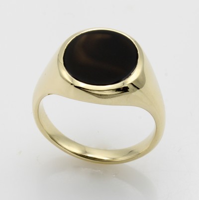 27041181a - Herrenring mit Onyx, GG 585/000, ovaler Onyx, RW ca. 64 (auch erh. in RW ca. 62) ...