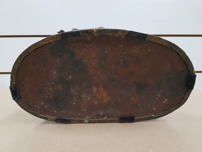 27041183n - Große Guanyin/Guan Yin, China, wohl um 1900, Bronze, auf erhöhtem Felsvorsprung ...