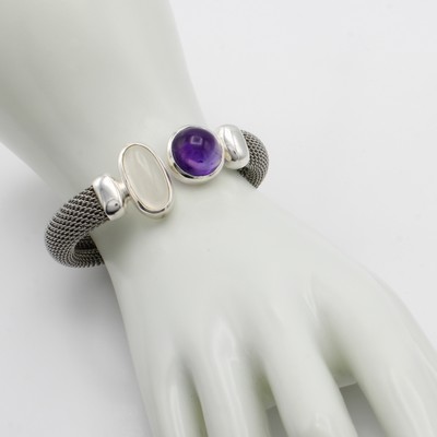 27041189a - Armreif mit Girasol und Amethyst, Stahl, Endkappen u. Fassungen Silber, ovaler Girasol, ...