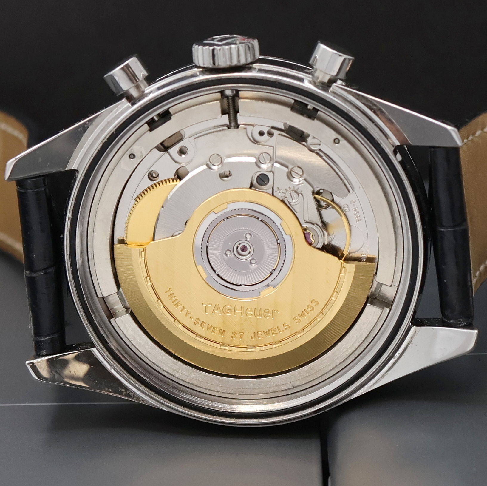 Detail f: TAG HEUER Armbandchronograph Carrera Referenz CV2111, Automatik, Edelstahlgeh. inkl. orig. Lederband m. orig. Faltschl., Boden verschr., schwarzes ...