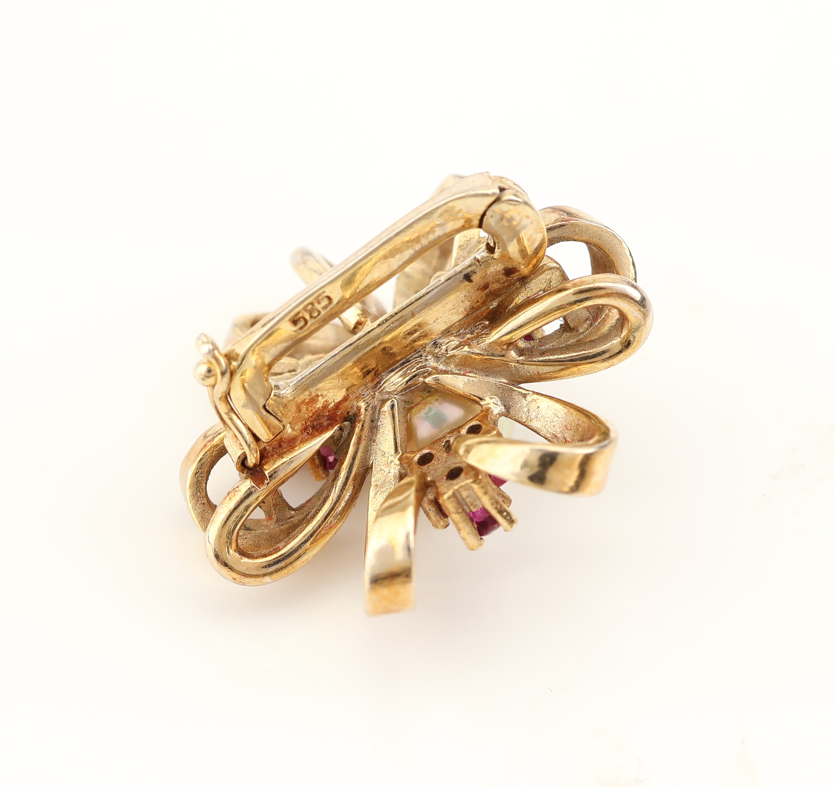 Detail b: 14 kt Gold Rubin-Kettenverkürzer, GG 585/000, mittig kl. Zuchtperle, 9 rundfacett. Rubine zus. ca. 0.25 ct, ca. 6.2 g, an Zuchtperlenkette, endlos, ...