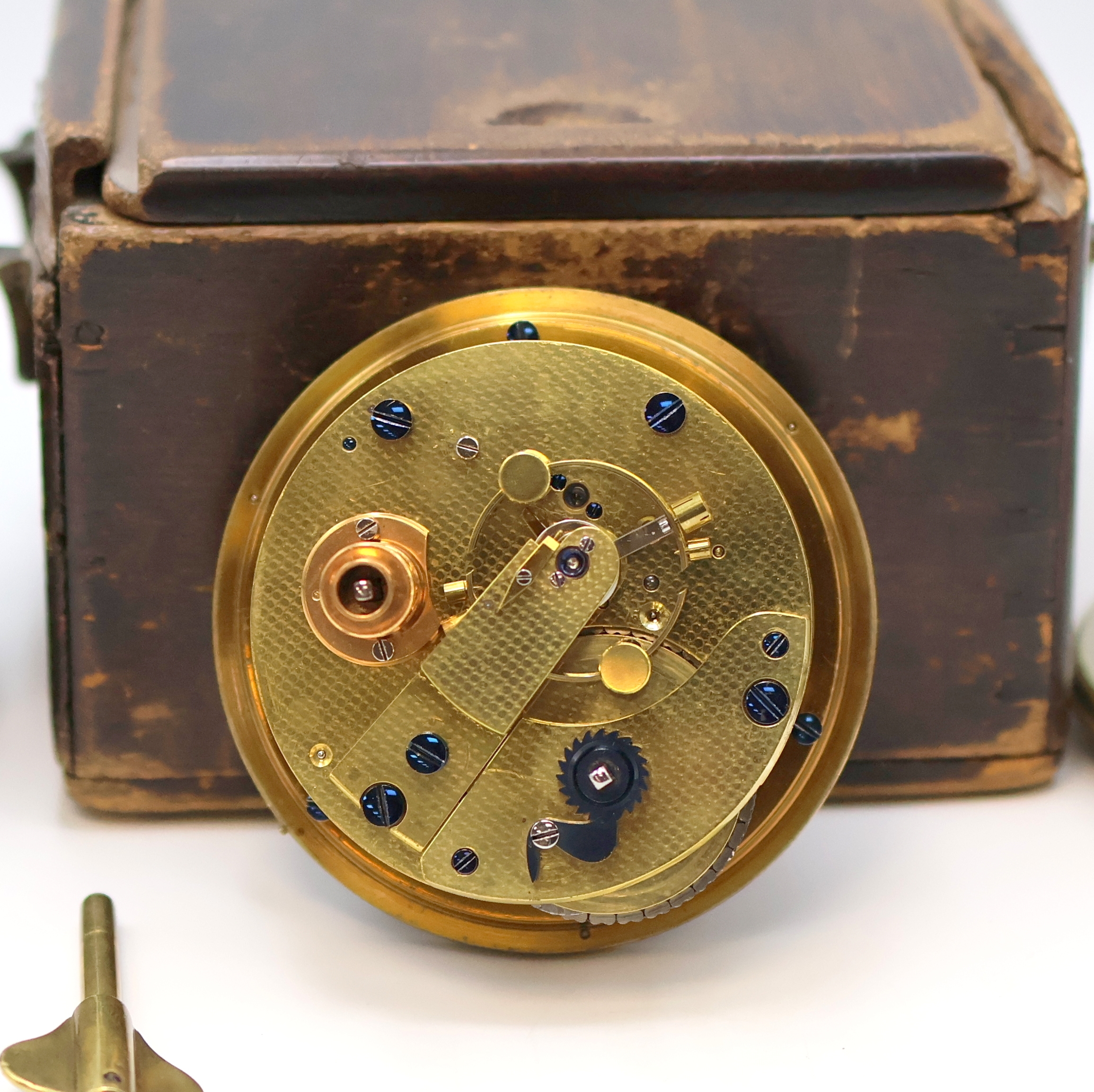 Detail g: A. ERICSSON St.Petersburg Nr. 87 Expeditions- Chronometer im original Holzkasten, England um 1880, Messinggeh., über vergl. Lünette verschr., ...