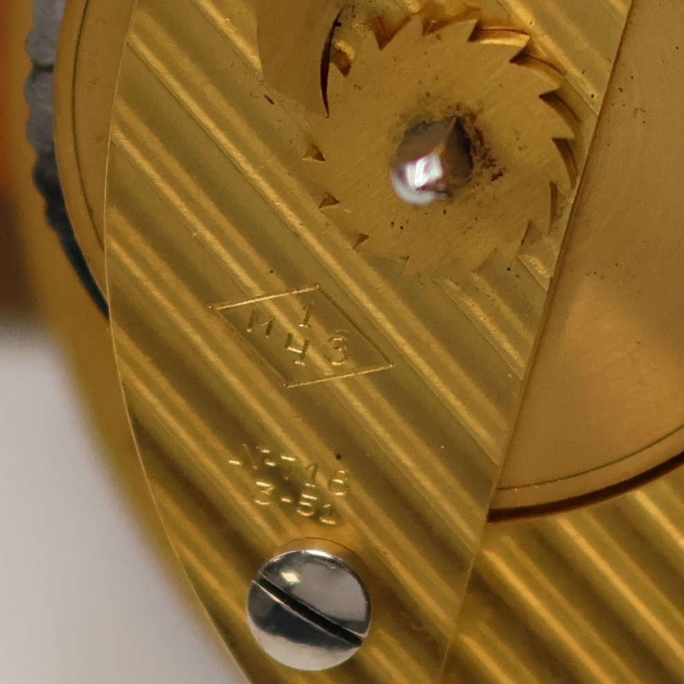 Detail f: 1. Moskauer Uhrenfabrik Nummer 718 frühes Marinechronometer, UDSSR um 1951, 3-tlg. Holzkasten, seitl. Tragegriffe, kardanisch aufgehängtes ...