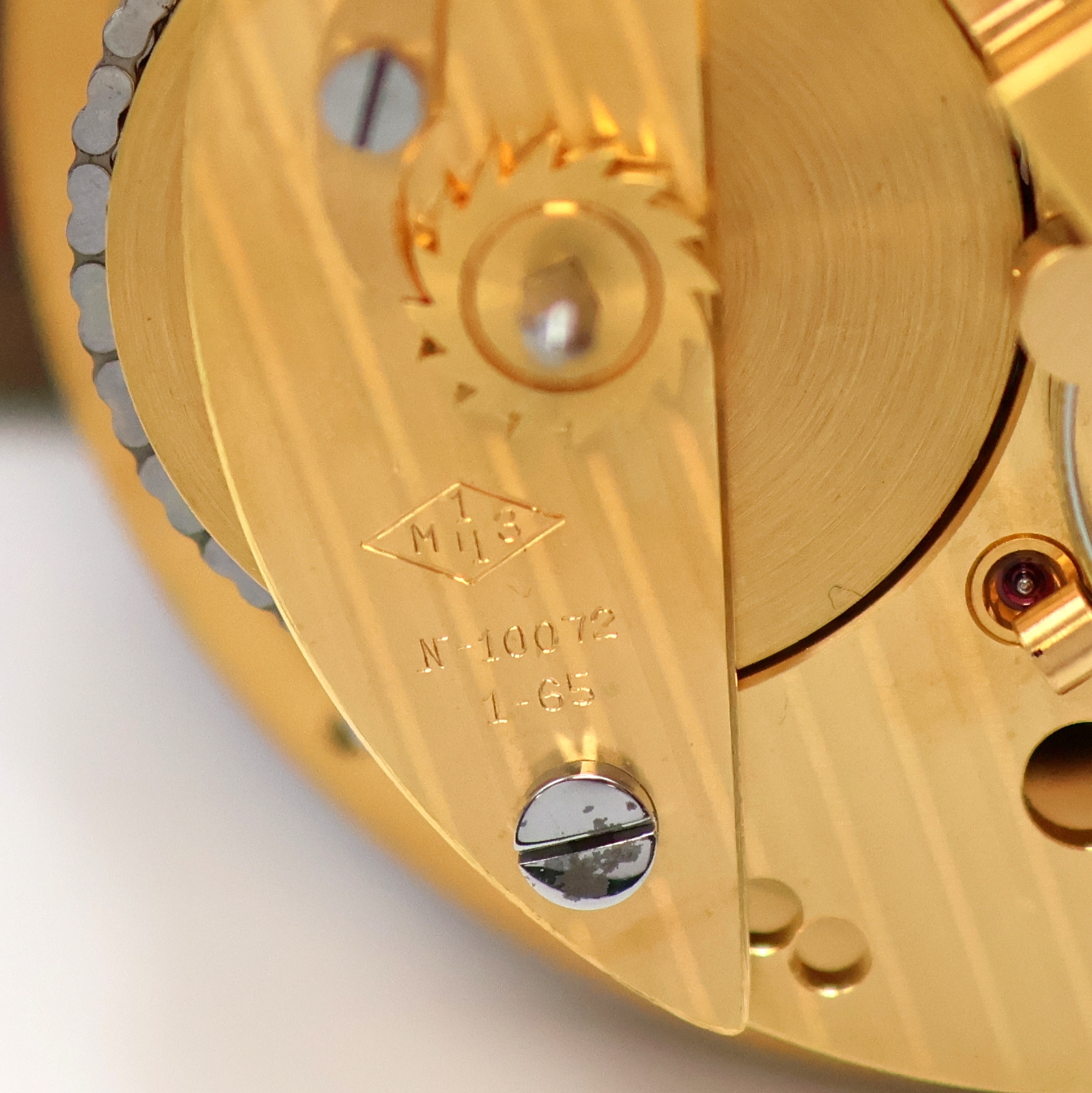 Detail f: 1. Moskauer Uhrenfabrik Marinechronometer, UDSSR um 1965, 3-tlg. Holzkasten, seitl. Tragegriffe, kardanisch aufgehängtes Messinggeh., Lünette ...