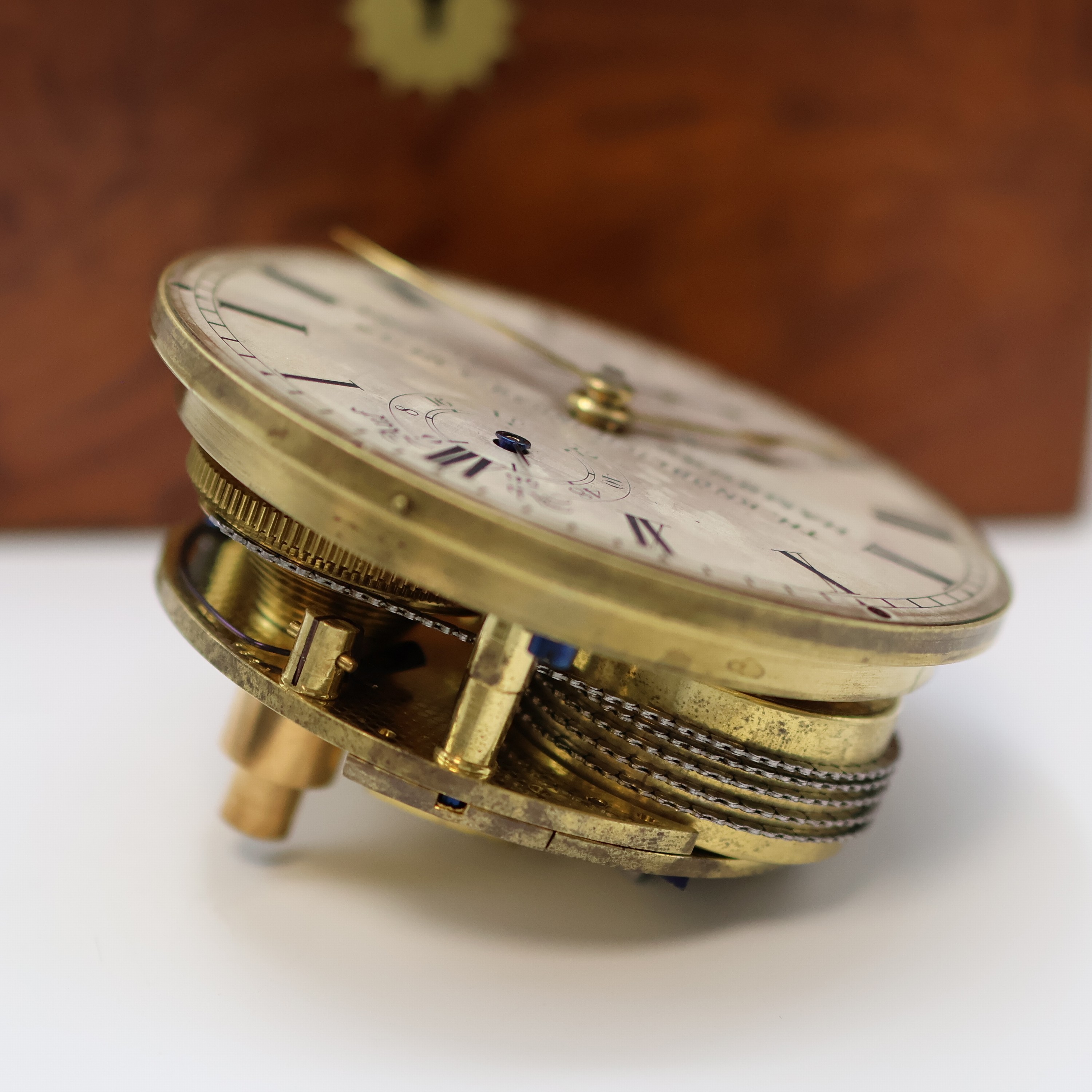Detail f: Th. KNOBLICH Inhab. A.Meier, Hamburg früher Altona Marinechronometer Nr. 3048, England/ Deutschland um 1910, 3-tlg. Holzkasten rest., Deckel ...