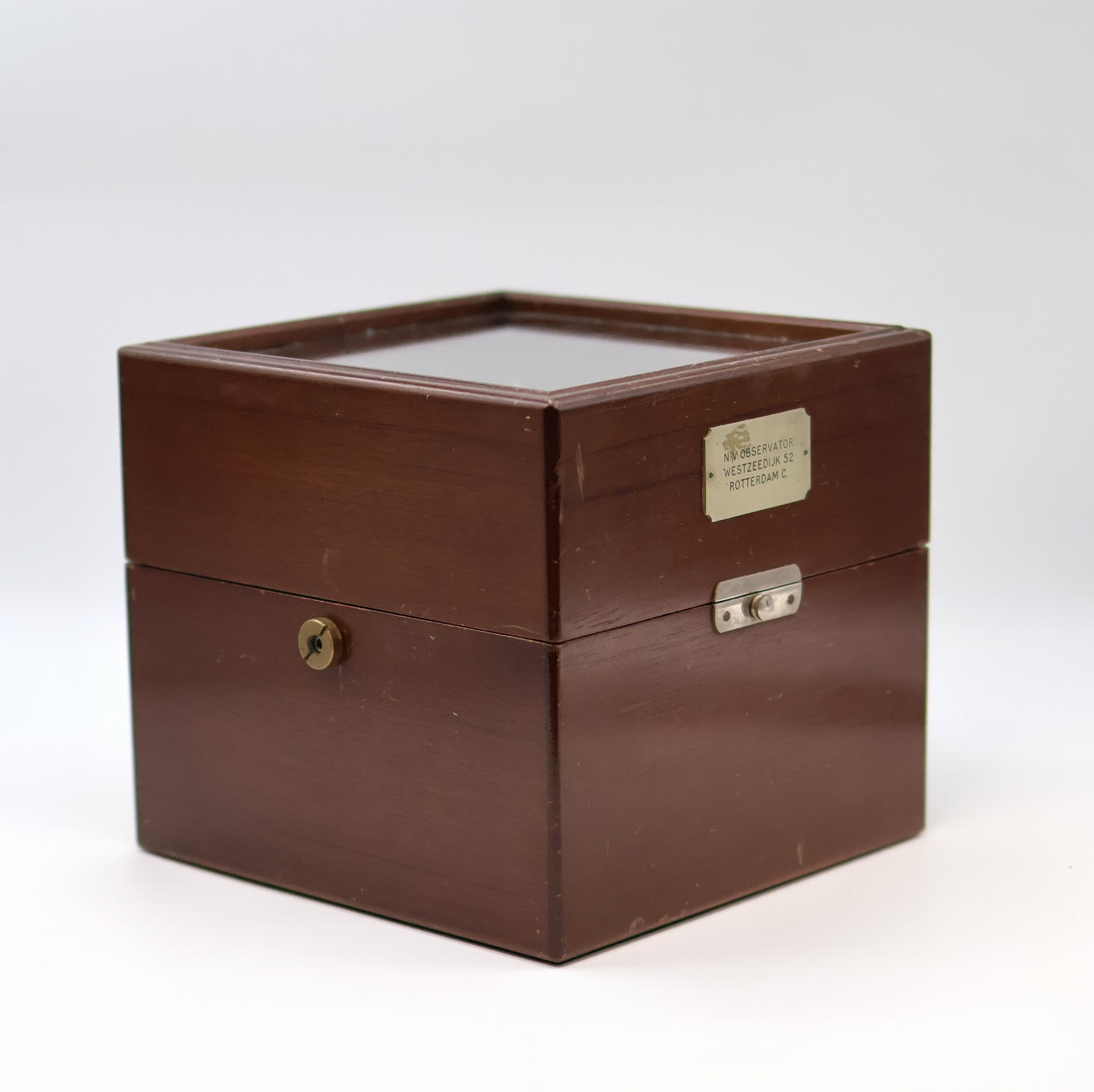 Detail c: THOMAS MERCER Marinechronometer mit Transportbox, England um 1950, vergl., 2- tlg. Holzkasten, Transportbox m. Leder- Trageriemen, kardanisch ...