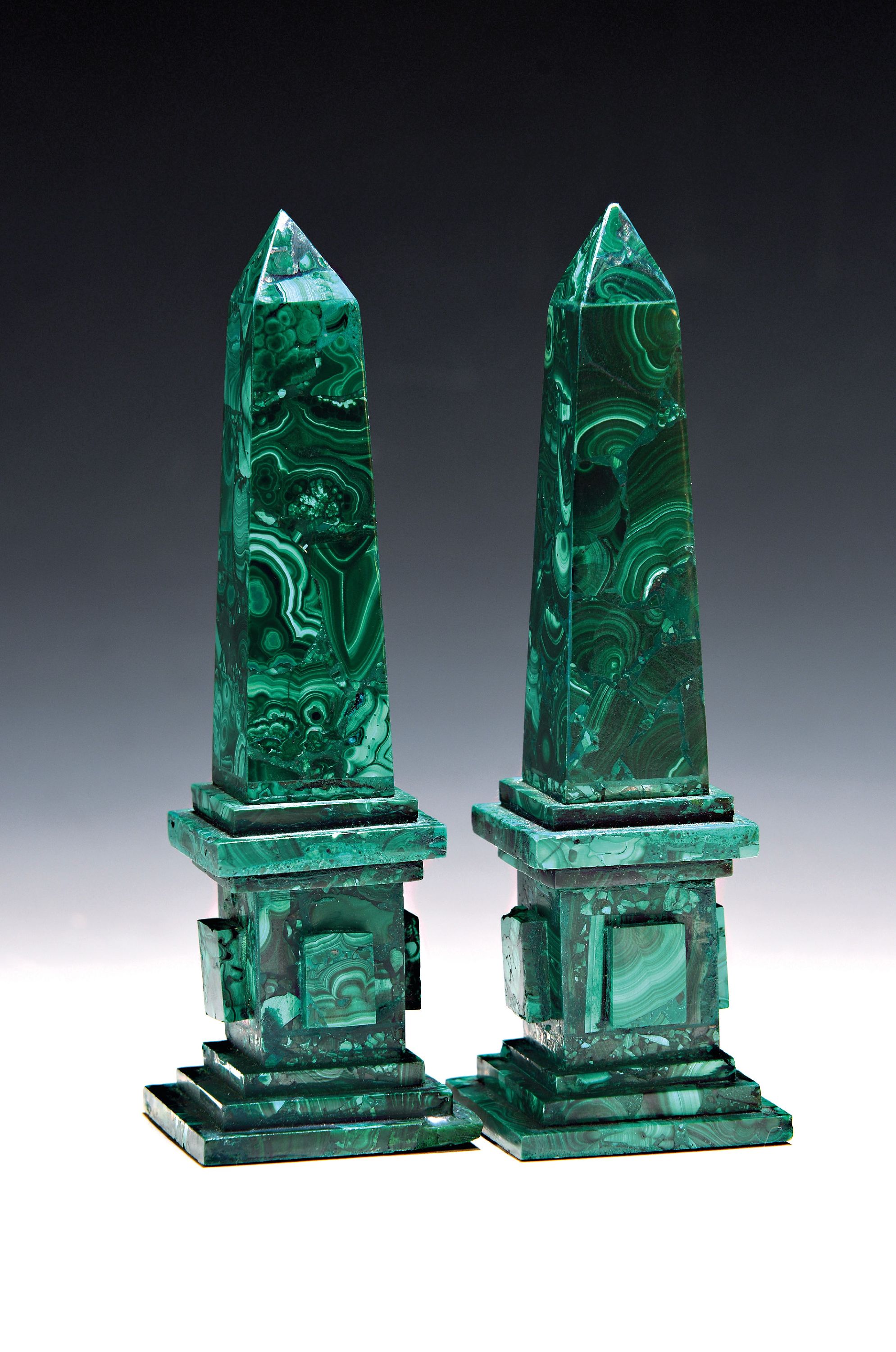 Image 27041698 - Paar Obelisken aus Malachit, neuzeitlich, H. je ca. 18.5cm