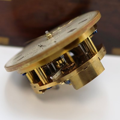 27041625f - F. DENCKER Hamburg/ULYSSE NARDIN Marinechrono-meter im nicht originalen Holzkasten, ...