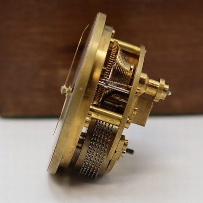 27041632f - GUB Marinechronometer Nr. 2972 im späteren Gehäuse/Holzkasten, DDR um 1955, 2-tlg. ...