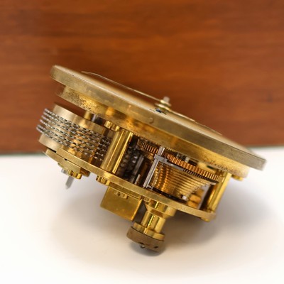 27041638e - GUB Marinechronometer im späteren Holzkasten, DDR um 1960, 2-tlg. vergl. Holzkasten ...