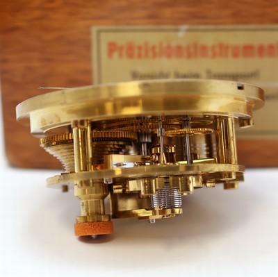 27041643f - GUB ship´s chronometer no. 8308 with chronometer-diary of the MS ´Ledingerland´, GDR ...