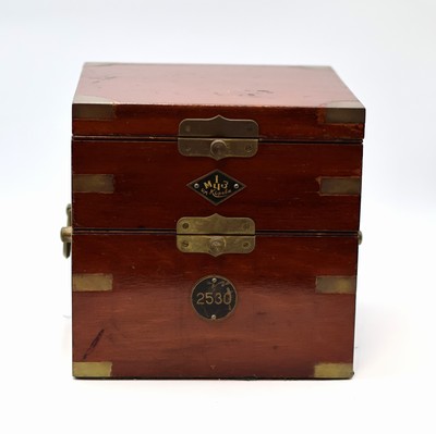 27041662b - 1. Moskauer Uhrenfabrik Marinechronometer Nummer 2530, UDSSR um 1957, 3-tlg. Holzkasten, ...