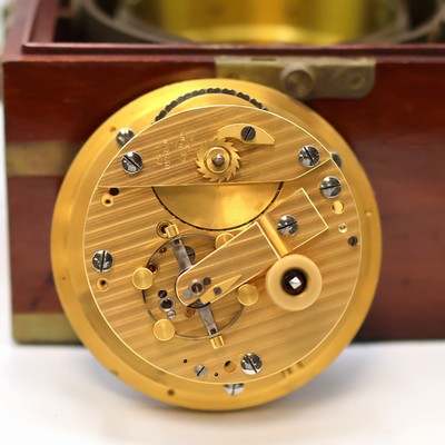 27041662e - 1. Moskauer Uhrenfabrik Marinechronometer Nummer 2530, UDSSR um 1957, 3-tlg. Holzkasten, ...