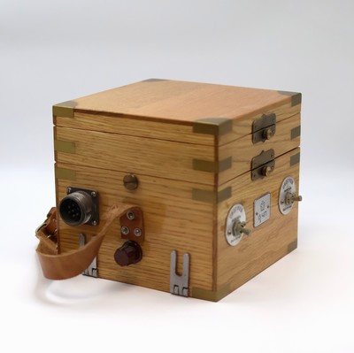 27041664f - 1. Moskauer Uhrenfabrik Luftwaffen-Chronometer Nr. 2610 mit Ankerhemmung und Zubehör, ...