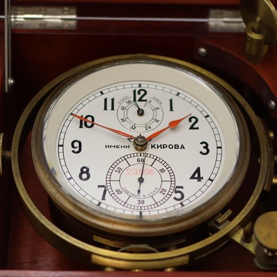27041668a - 1. Moskauer Uhrenfabrik Marinechronometer Nr. 23996, UDSSR um 1977, 3-tlg. Holzbox, ...