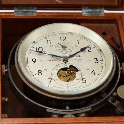 27041684a - THOMAS MERCER Marinechronometer auf Sternzeit reguliert mit Sekunden-Kontakt, England um ...