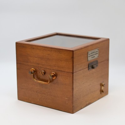 27041688c - WEMPE ship´s chronometer with lever escapement, Germany around 1942, two piece ...