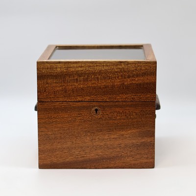 27041689b - WEMPE Marinechronometer im Bakelit-Gehäuse, Deutschland um 1946, 2-tlg. Holzkasten ...