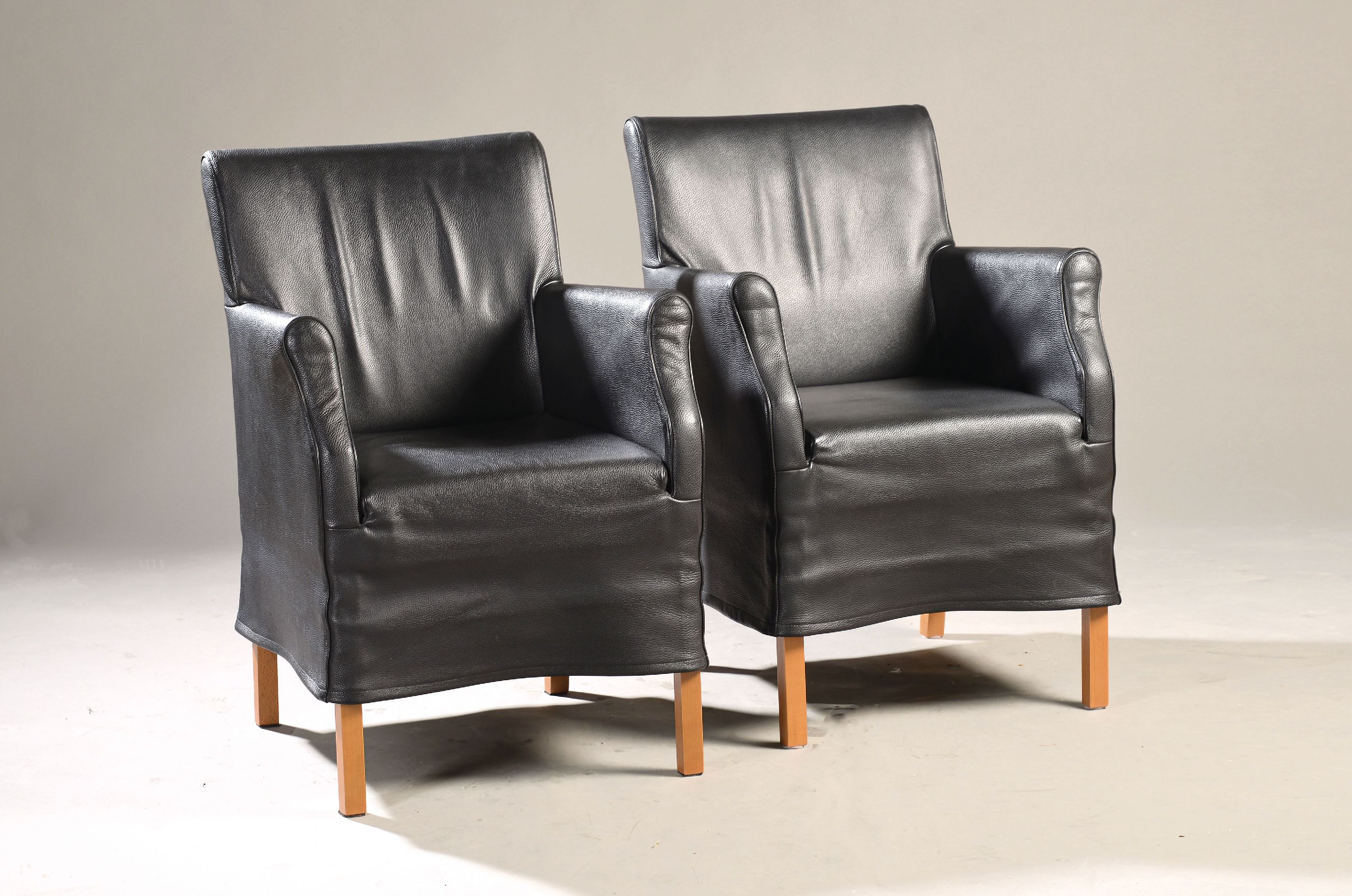 Image 27041756 - 4 Armlehnsessel von Marktex, Modell: ´Lou Alta 43-70´ mit schwarzem Leder bezogen, ...