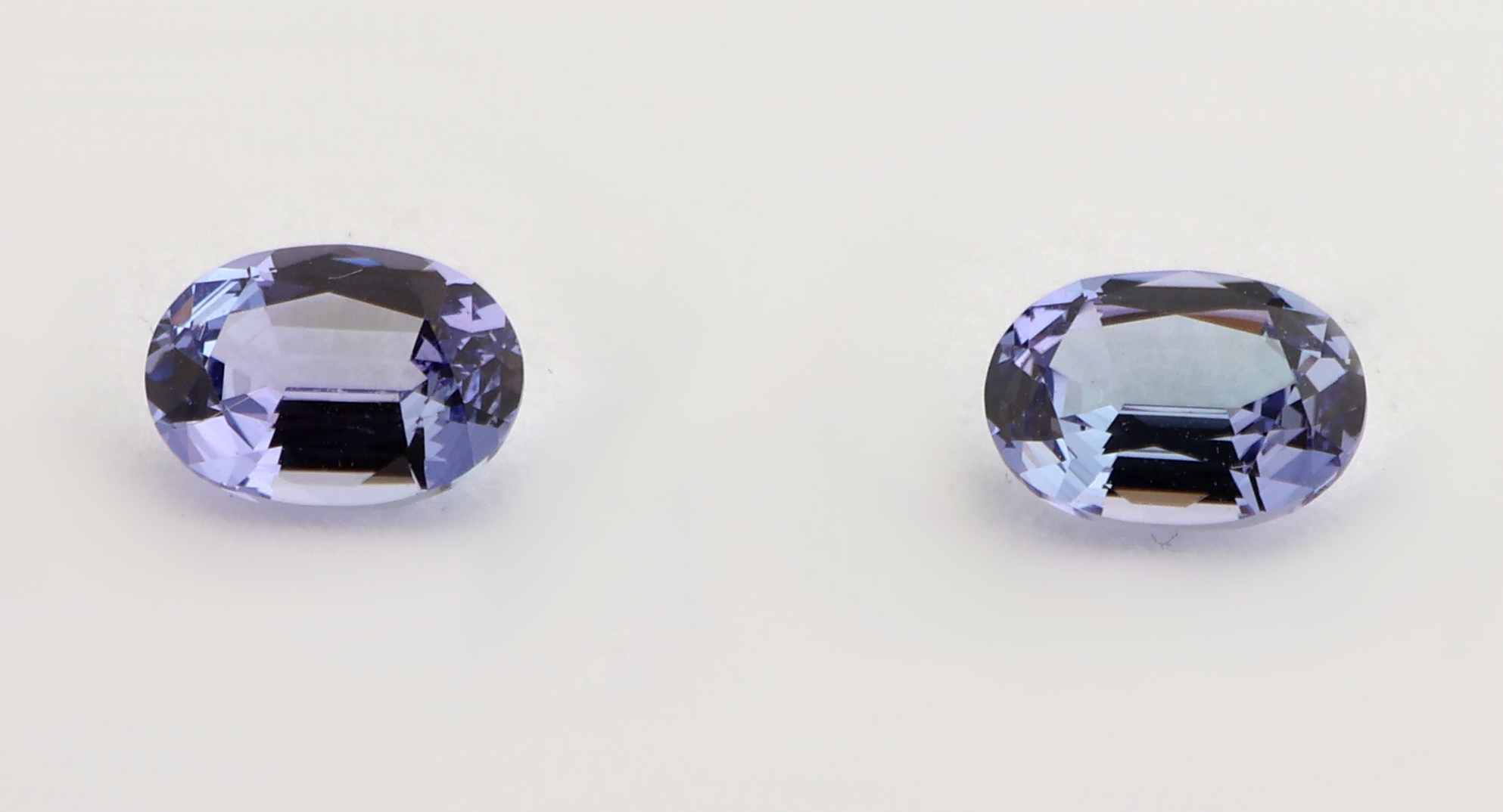 Image 27041760 - Lot 2 lose Tansanite, zus. ca. 1.70 ct, ovalfacett. Schätzpreis: 480, - EUR