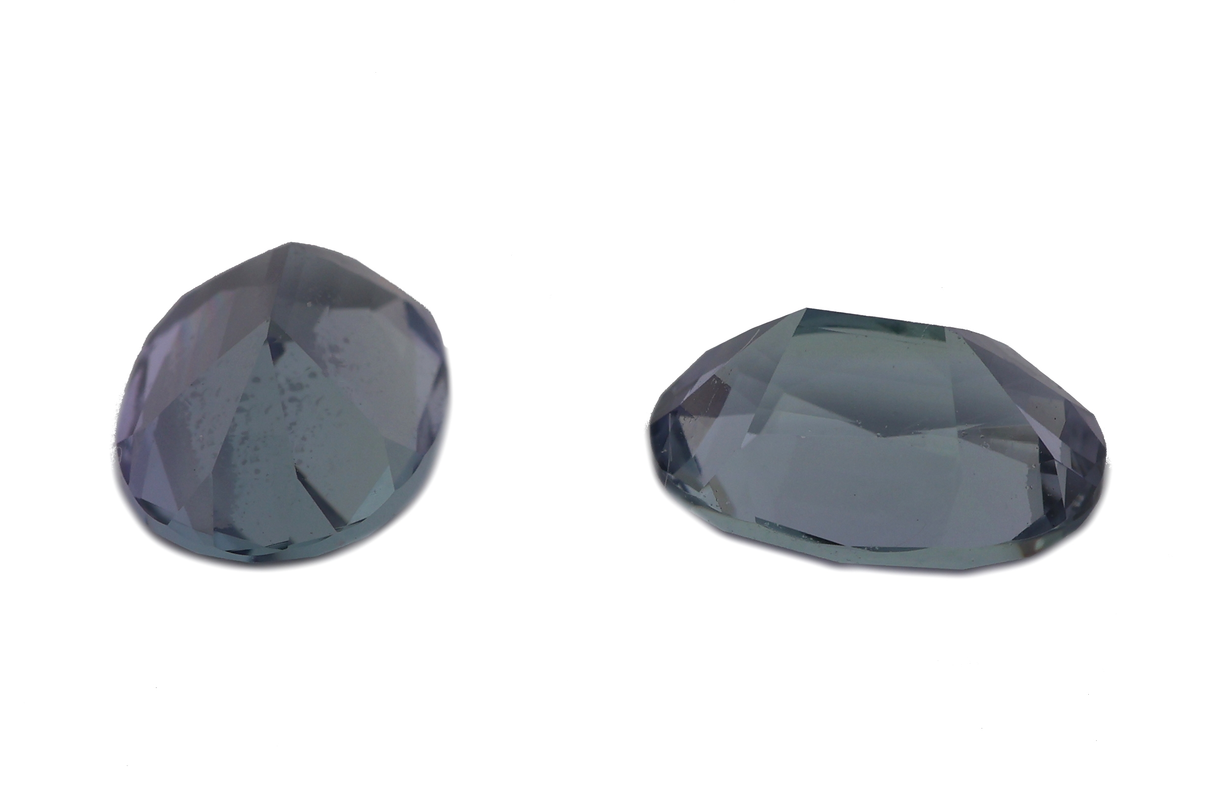 Detail a: Lot 2 lose Tansanite, zus. ca. 1.84 ct, ovalfacett.