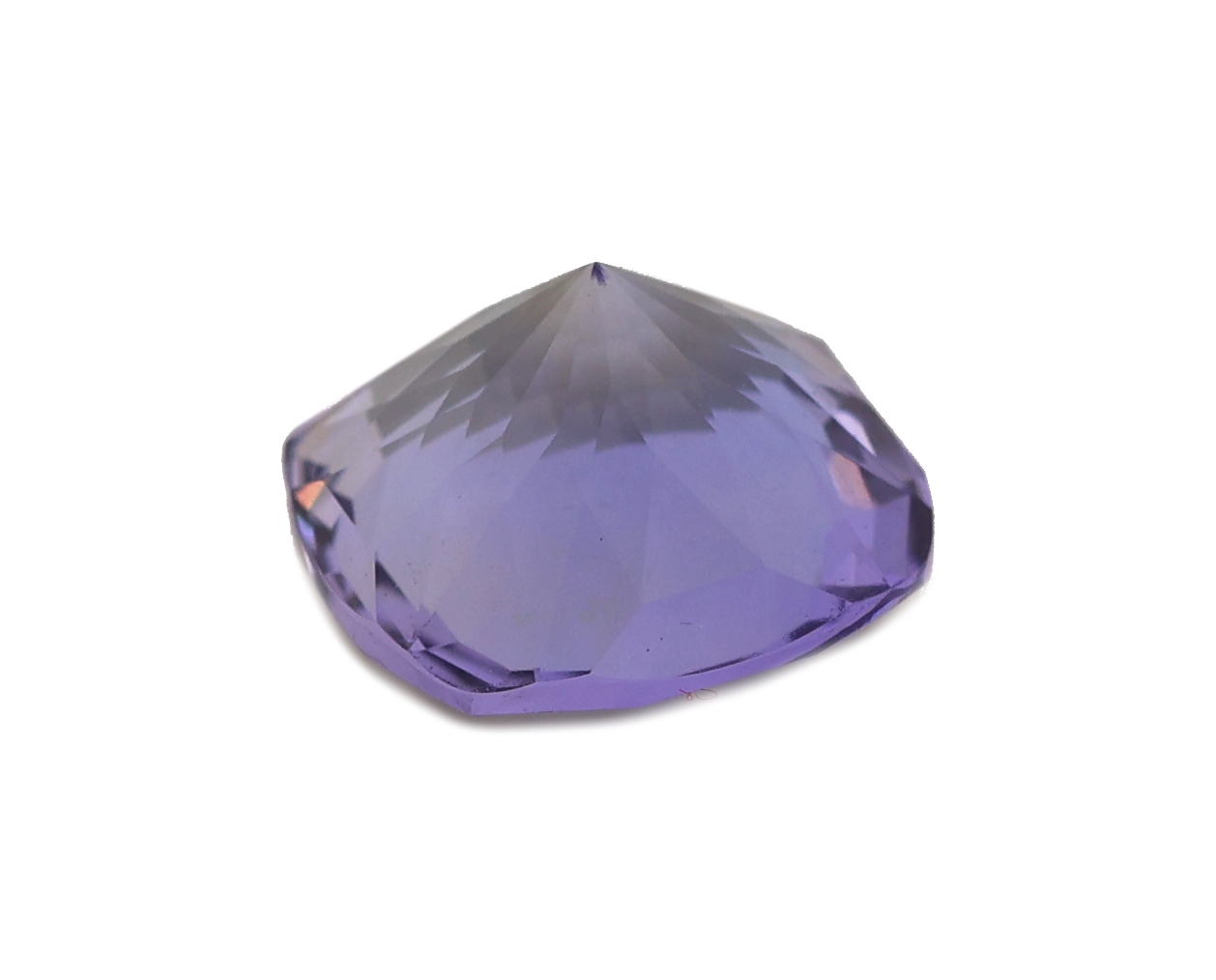 Detail b: Loser Tansanit, ca. 1.68 ct, Kissenschliff
