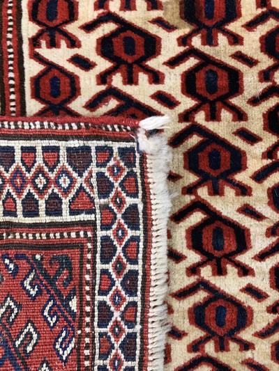 27041770d - Yomud´Salachak´antik, Turkmenistan, um 1900, Wolle auf Wolle, ca. 105 x 110 cm, EHZ: 2 ...
