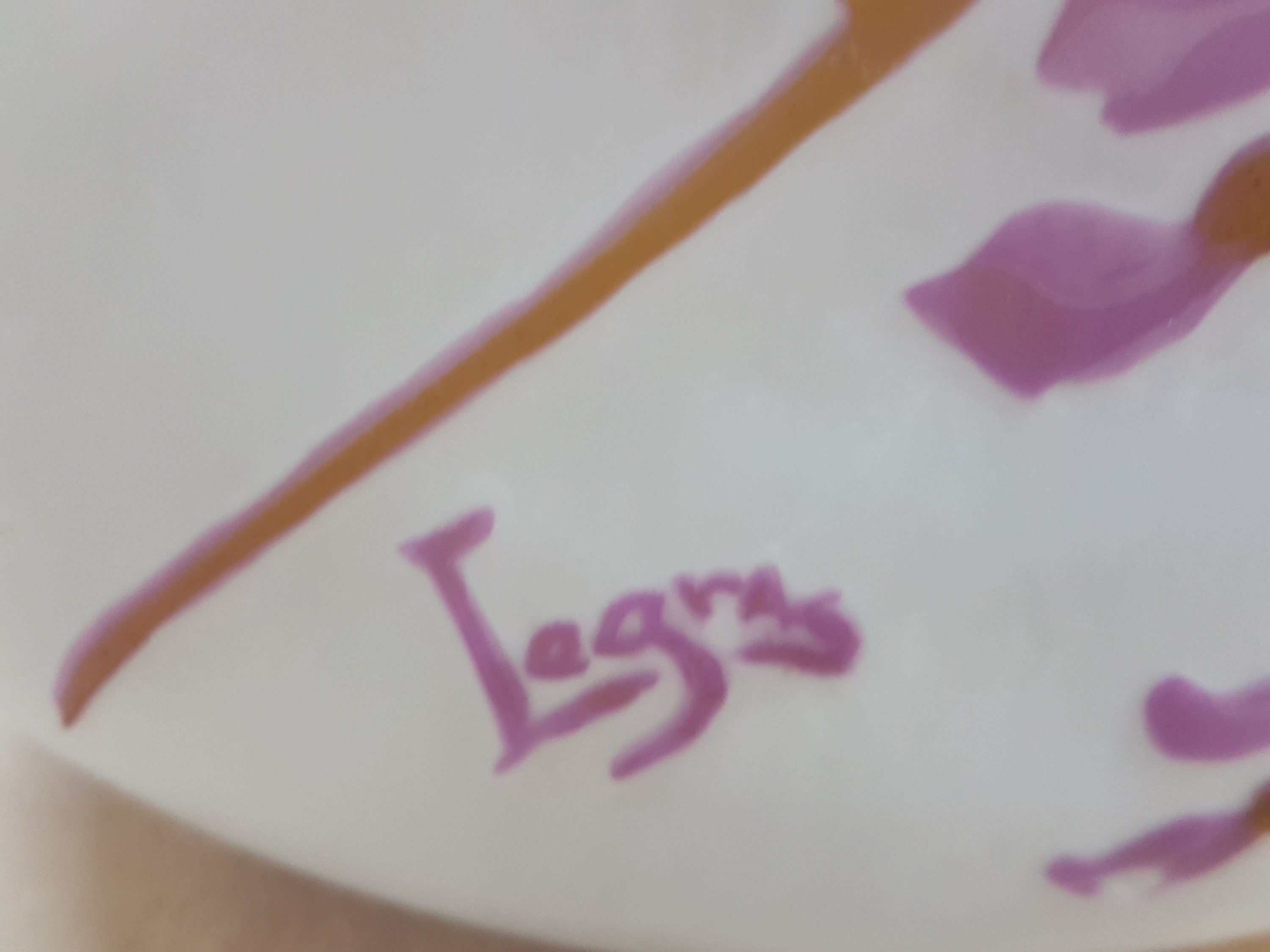 Detail i: Große Vase, Frankreich, Legras, um 1910-20, braun und violett überfangenes Glas, geschnitten und geschliffen, umlaufender floraler Dekor, signiert, ...