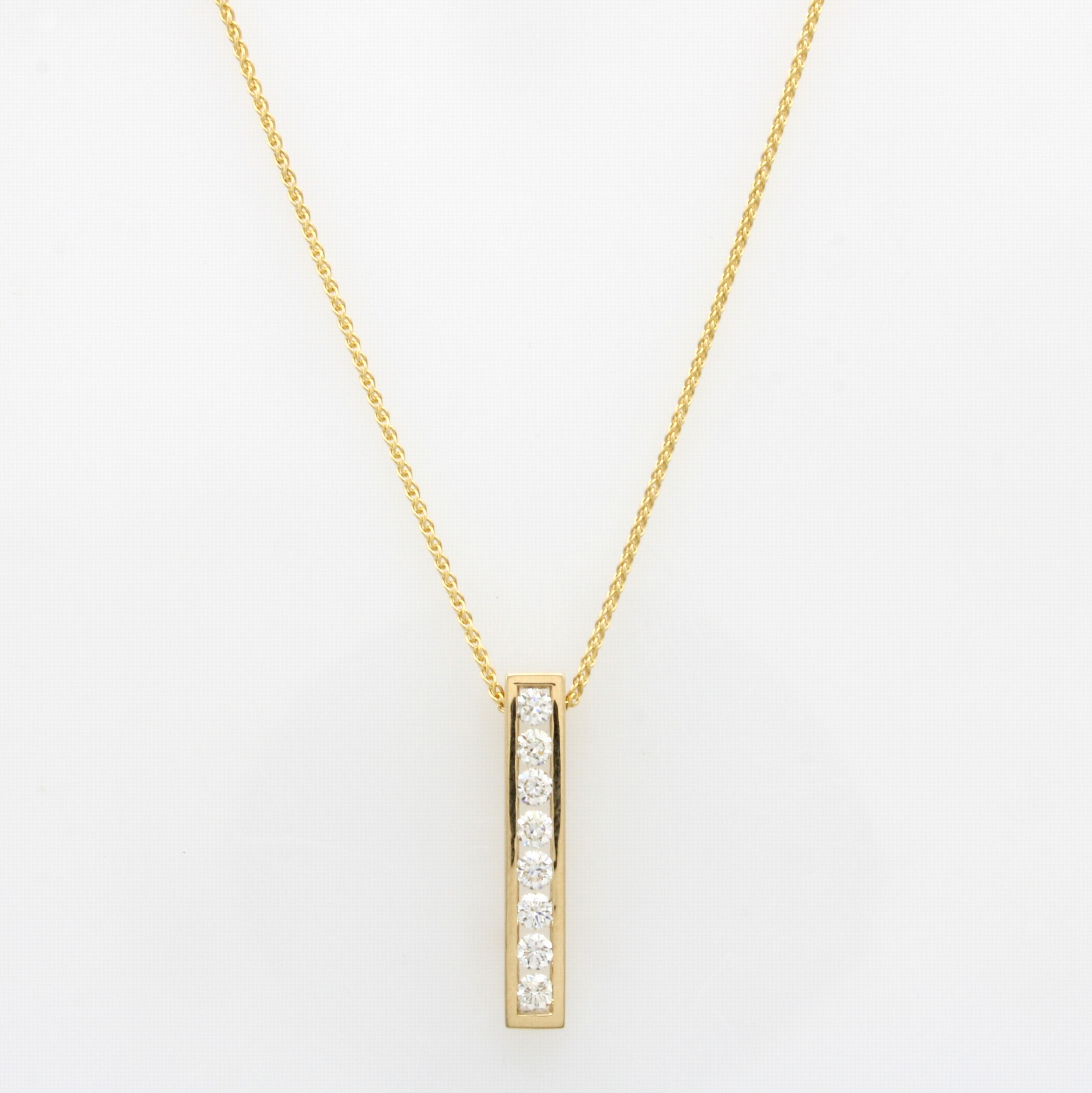 Image 27041821 - Anhänger mit Brillanten an Kette, GG 585/000, stabförm. Anh. bes. m. 8 Brill. zus. ca. ...