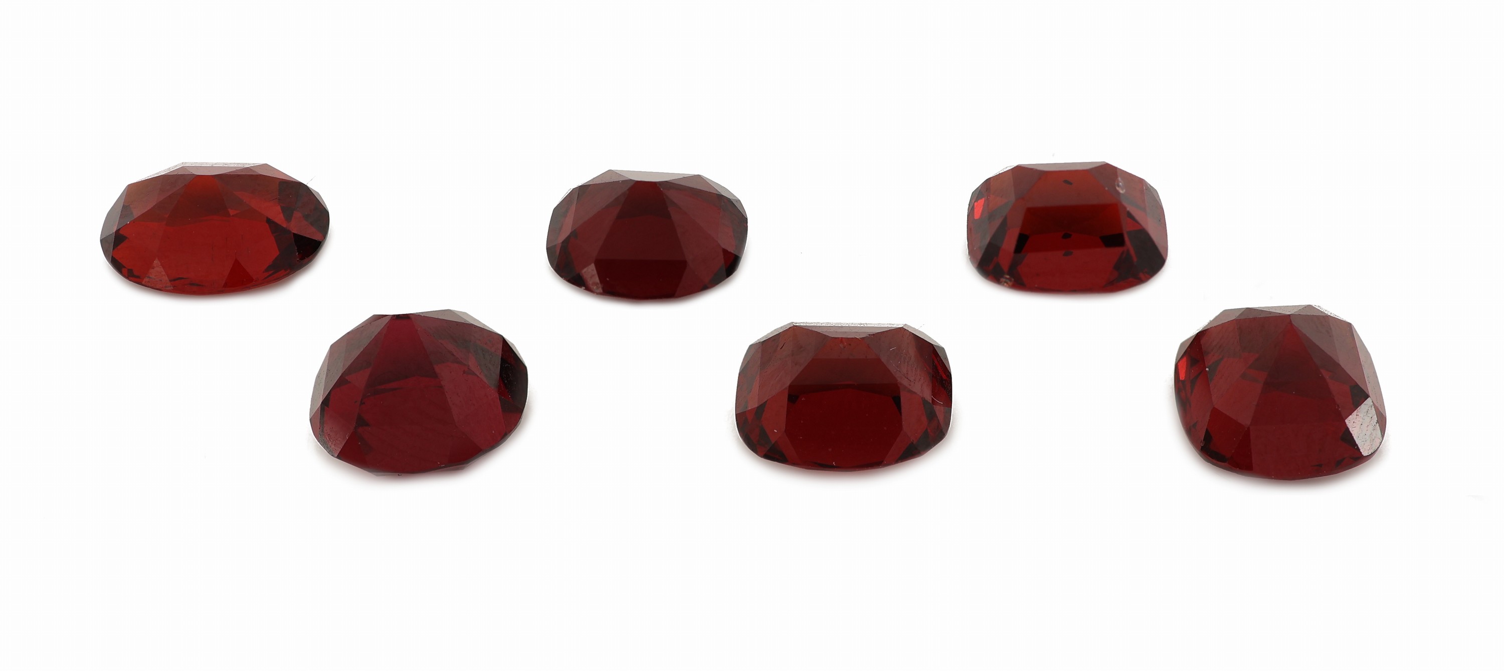 Detail a: Lot 6 lose Rhodolithe, zus. ca. 22.81 ct, versch. Schliffformen und Größen