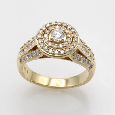 27041817a - Ring mit Brillanten, GG 585/000, runder Ringkopf u. Ringschultern bes. m. Brill. zus. ...