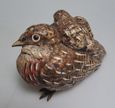 27041825b - Wiener Bronze von Franz Bergmann, Auerhenne mit drei Küken, Bronze, bunt naturalistisch ...
