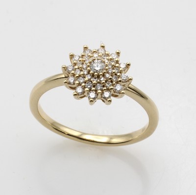 27041833a - Ring mit Brillanten, GG 585/000, blütenf. Ringkopf bes. m. Brill. zus. ca. 0.35 ct ...