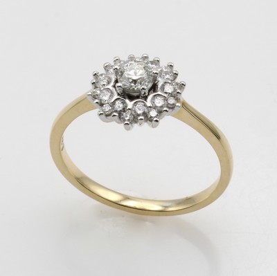 27041834a - Ring mit Brillanten, GG 585/000, z.T. rhod., Solitär umgeben v. Besatzbrill. zus. ca. ...