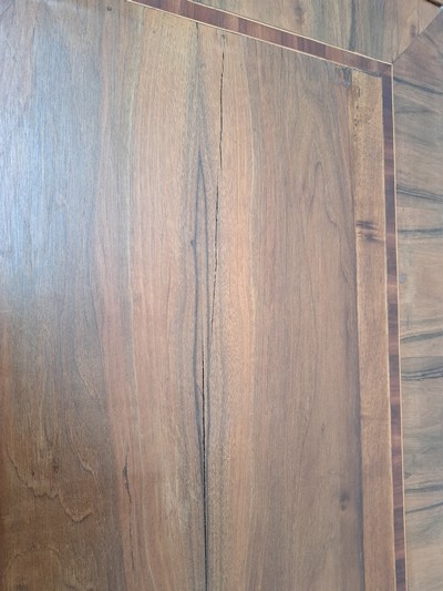 27041872i - Barocker Prunk- bzw. Dielenschrank, Augsburg, um 1720, Nussbaum furniert, Marketerie mit ...